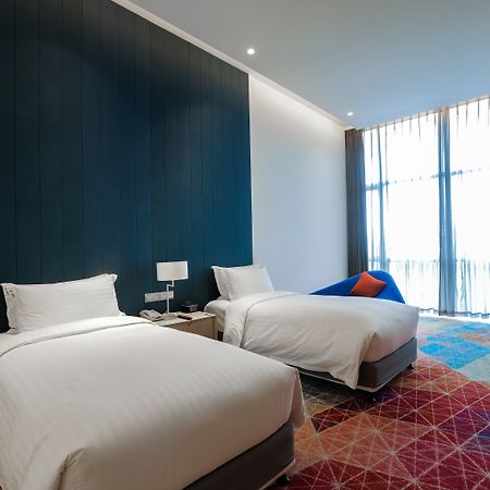 Holiday Inn Express Shanghai Songjiang Fangta By Ihg Esterno foto