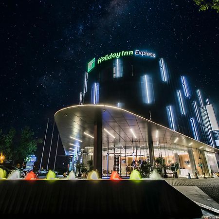 Holiday Inn Express Shanghai Songjiang Fangta By Ihg Esterno foto